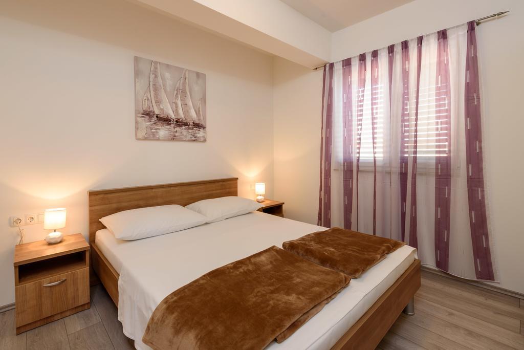 Robi Trogir