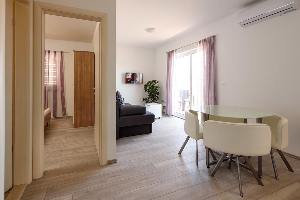 Robi Apartment *