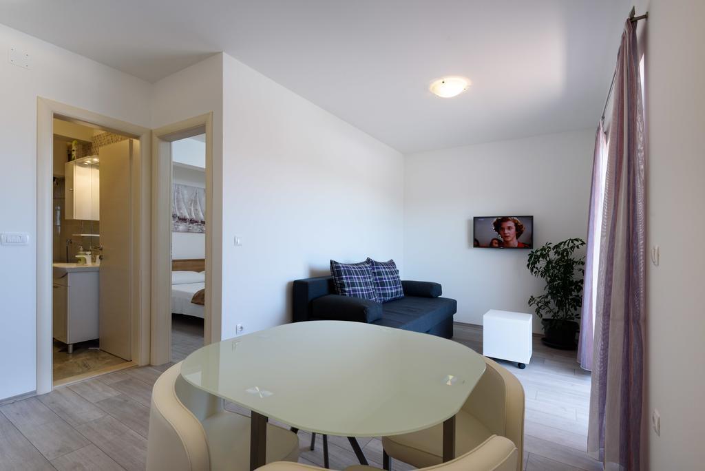 Robi Apartment *