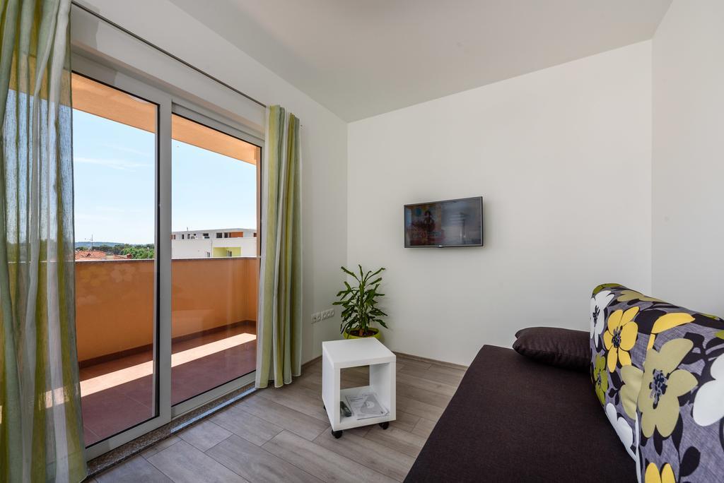 Apartment Robi *