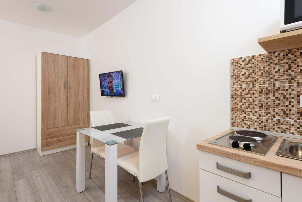 Robi Apartment *