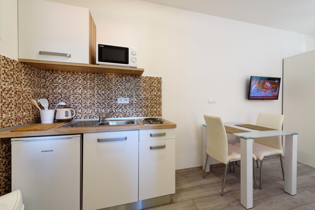 Apartment Robi *