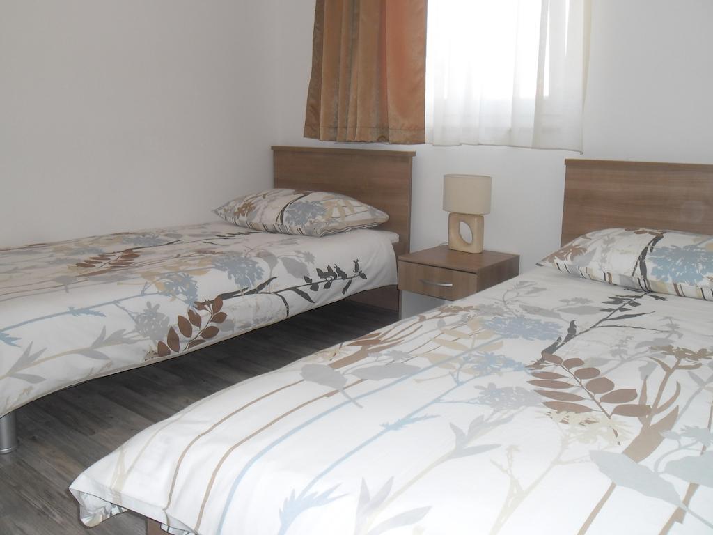Robi Trogir